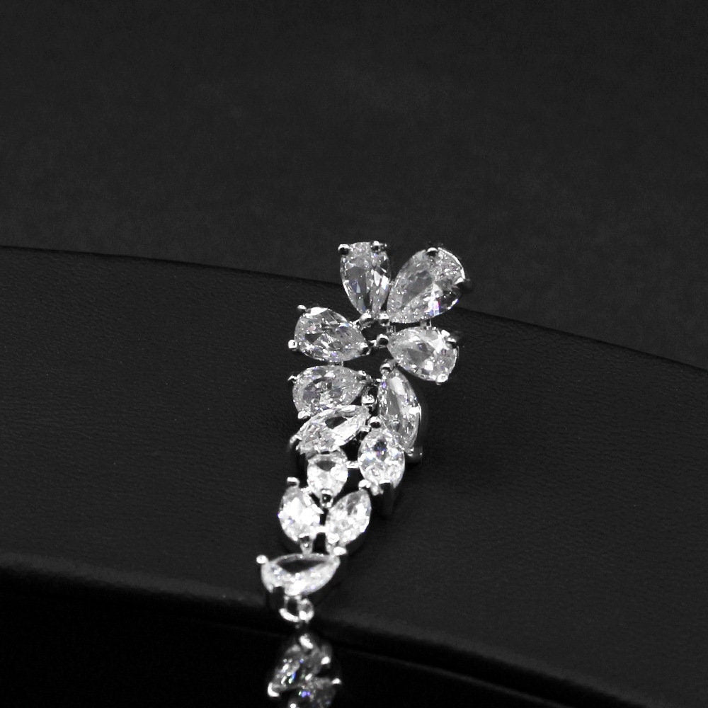 Vera Bridal Earrings w. Sparkly Long Vine Cubic Zirconia | Wedding & PromEarrings_Silver_White_bridal_accessory_bridal_earring