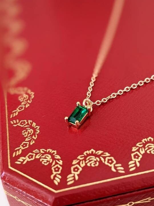 Kiara Dainty 14k Gold Necklace w. Emerald Pendant Green Gemstone | Vintage InspiredNecklaces_Gold_Emerald Green_14k Gold_antique_necklace